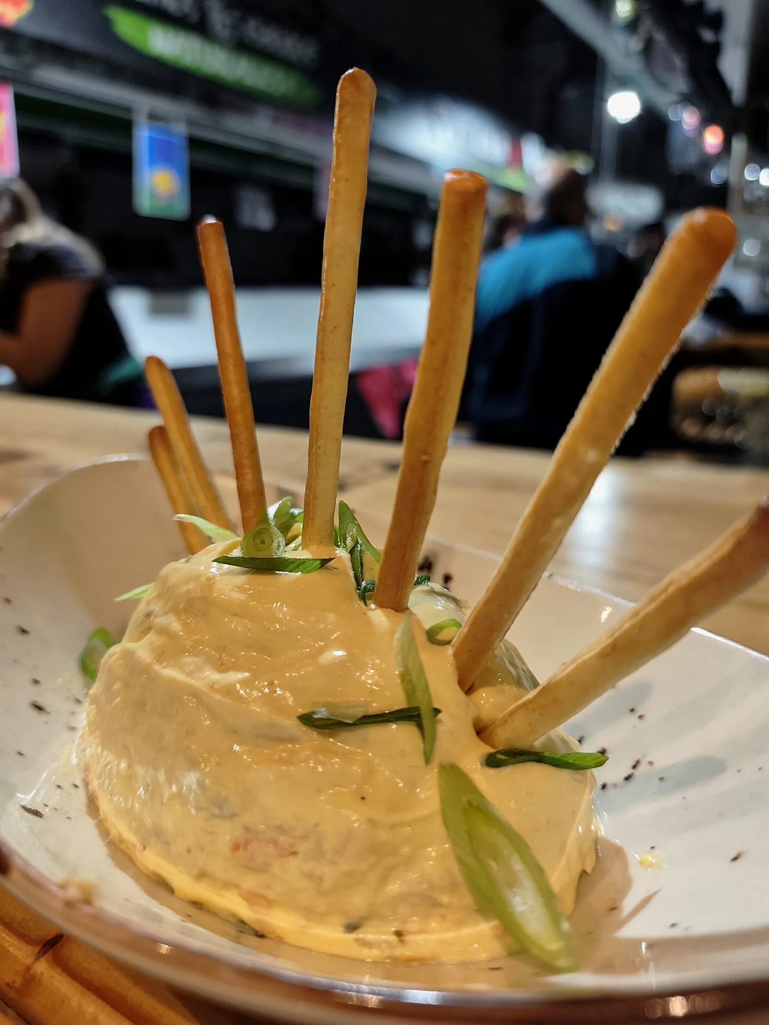 Ensaladilla rusa con salsa huancaína de Silvestre Mercado.