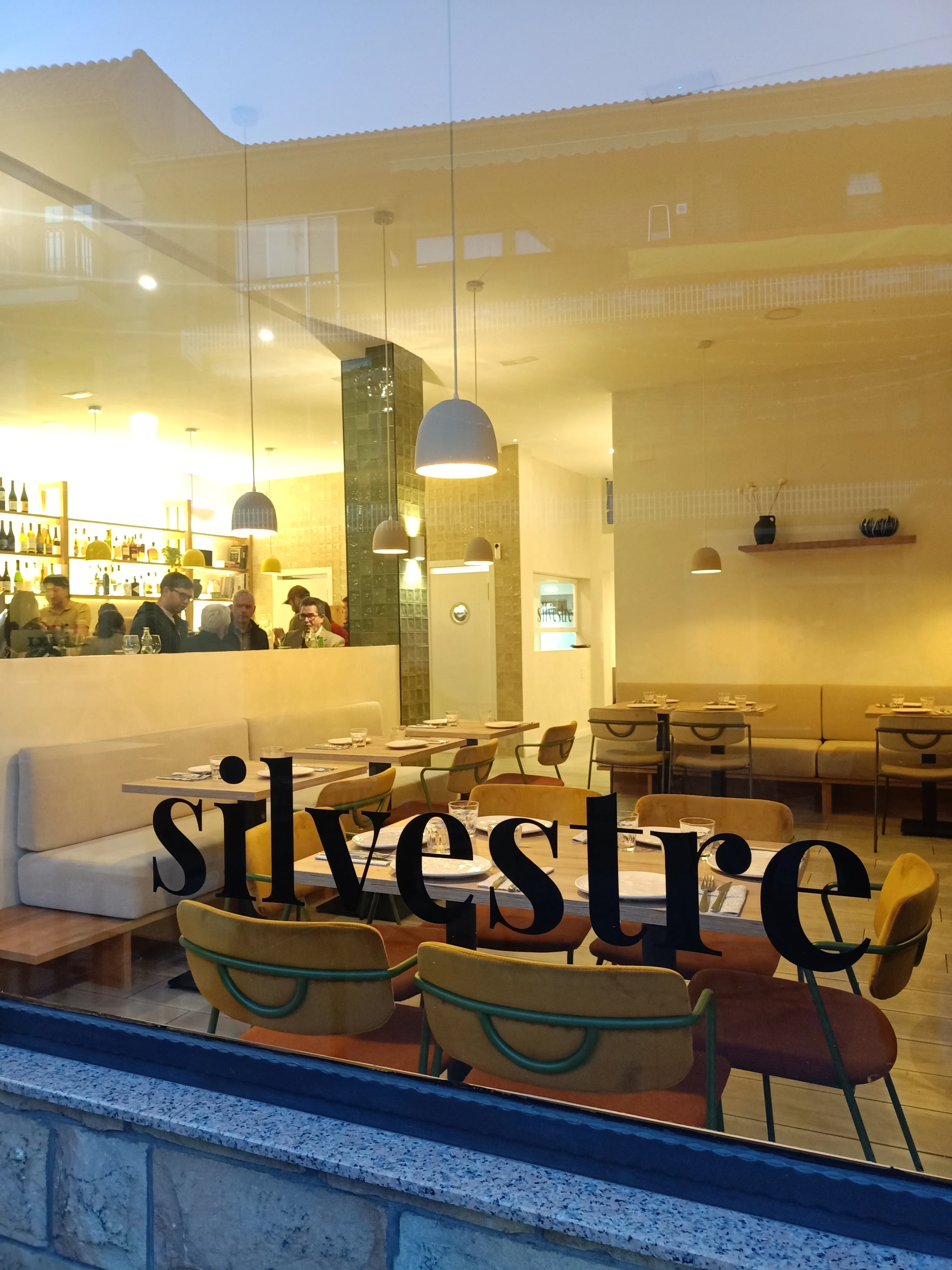 Fachada de Silvestre Becerril vista desde la calle.